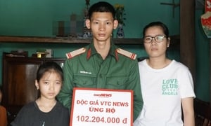 Trao hơn 102 triệu đồng của độc giả tới bé Nguyễn Khánh Chi ở Bắc Giang