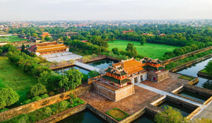 Nước ta từng có 31 tỉnh dưới thời vua nào?