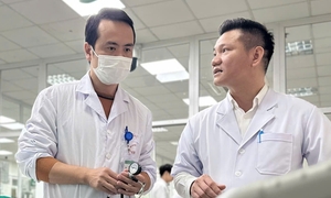 Chuyện về những bác sĩ 'xé' quy trình cứu người nguy kịch