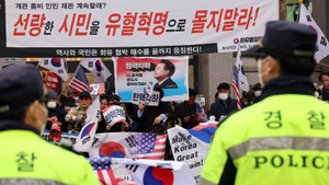 Người dân Hàn Quốc 'nín thở' chờ phán quyết luận tội Tổng thống Yoon Suk-yeol