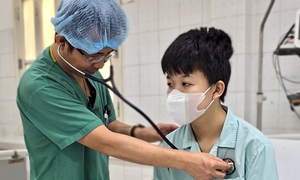 Nam sinh 14 tuổi hồi sinh nhờ trái tim người lạ, viết tiếp ước mơ tới trường