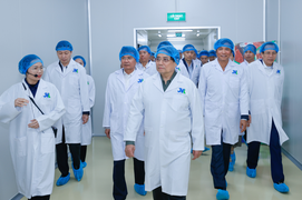 Thủ tướng thăm tổ hợp chăn nuôi và chế biến thịt bò cao cấp đầu tiên ở Việt Nam