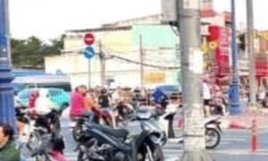 Vụ xe Mercedes tông 10 xe máy ở Thủ Đức: Một nạn nhân nữ tử vong