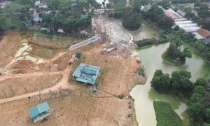 Chủ tịch Hà Nội giao công an làm rõ vụ chiếm đất, dọa 'xử' vợ con cán bộ