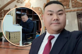 Anh bảo vệ trở thành luật sư sau 10 năm tự học