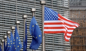 EU hoãn áp thuế đối với hàng hóa của Mỹ