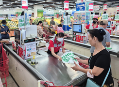 LOTTE Mart khuyến khích khách hàng giảm thiểu túi nylon