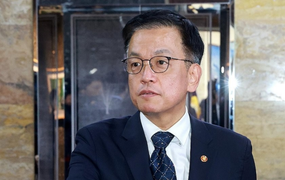 Đảng đối lập Hàn Quốc đệ đơn kiến nghị luận tội quyền Tổng thống Choi Sang-mok