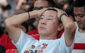 ĐT Indonesia thua thảm 1-5, CĐV hát vang tên HLV Shin Tae-yong