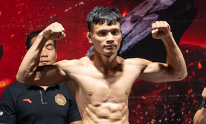 Lê Văn Tuần 'lật kèo' ngoạn mục, võ sĩ Trung Quốc xin thua