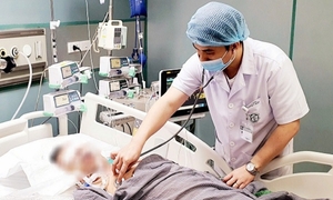 Nhiều người lớn mắc sởi biến chứng nặng, có ca phải thở máy
