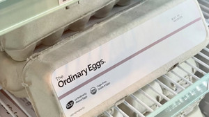 Hãng mỹ phẩm Mỹ bỗng dưng… bán trứng