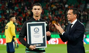 Ronaldo nhận kỷ lục Guinness lần thứ 4