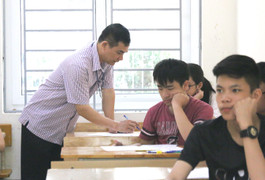 Con theo cô ra trung tâm dạy thêm, phụ huynh 'sốc' vì học phí tăng vọt