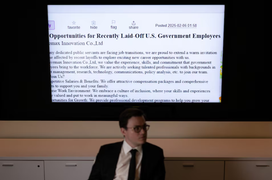 Mạng lưới tuyển dụng bí ẩn nhắm vào cựu nhân viên chính phủ Mỹ