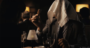 Món ăn xa hoa nhưng tàn nhẫn đến nỗi người ăn phải trùm khăn để trốn Chúa trời