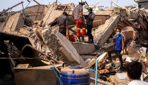 Người phụ nữ được cứu sống sau 91 giờ mắc kẹt trong đống đổ nát ở Myanmar