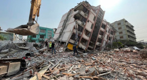 Mỹ đưa người đến Myanmar cứu trợ động đất