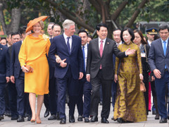 Chủ tịch nước Lương Cường cùng Nhà vua Bỉ thăm Hoàng thành Thăng Long