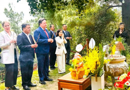 Đại sứ Hoa Kỳ viếng mộ Đại tướng Võ Nguyên Giáp