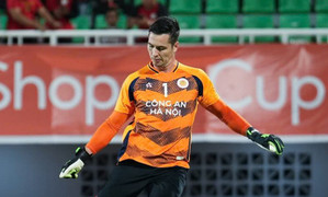 Trực tiếp bóng đá PSM Makassar 1-0 Công an Hà Nội: Hàng thủ hớ hênh