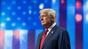 Ông Trump đẩy mạnh xuất khẩu vũ khí
