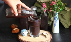 Có nên uống nước đậu đen thay thế hoàn toàn nước lọc?