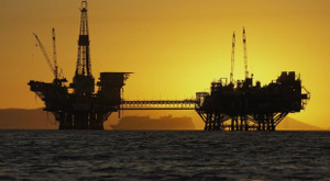 Giá dầu giảm sâu khi ông Trump công bố loạt thuế quan mới