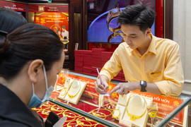 Giá vàng quay đầu lao dốc, nhà đầu tư nên mua hay bán?