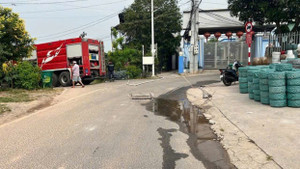 Bắt kẻ cầm súng cố thủ, khống chế đôi nam nữ trong phòng trọ ở Bình Dương