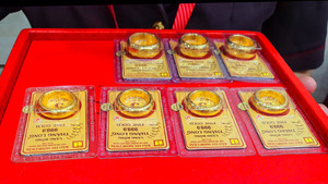 Chuyên gia: Giá vàng giảm do áp lực chốt lời, sẽ tăng trở lại