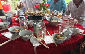 Gần 60 người phải nhập viện sau khi ăn cỗ đám cưới