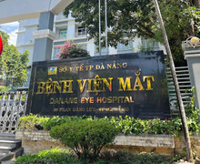 Bị phản ánh trừng mắt với bệnh nhân, bệnh viện nói do nhân viên bị chứng lồi mắt