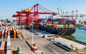 Mỹ tăng thuế đối ứng với Trung Quốc lên 145%, cao chưa từng có trong lịch sử