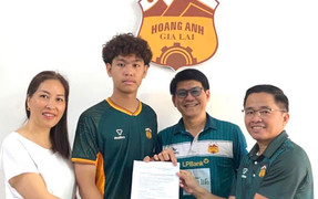 HAGL kí hợp đồng với thủ môn Việt kiều gốc Thái Lan