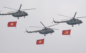 Khách dồn về TP.HCM xem diễu binh, khách sạn hết chỗ, tour địa đạo Củ Chi kín vé