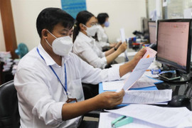 Bộ Nội vụ đề xuất bổ sung hình thức kỷ luật giảm lương với cán bộ, công chức