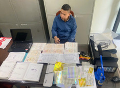 Bắt kẻ giả danh cán bộ điều tra, phát hiện đường dây làm giả con dấu 