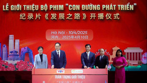 Phim tài liệu: Con đường phát triển tập 1