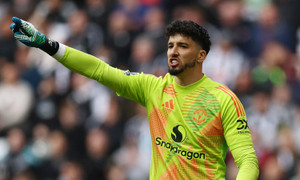 Chấm điểm Newcastle 4-1 Man Utd: Thảm họa hàng thủ, bỏ Onana vẫn mắc sai lầm