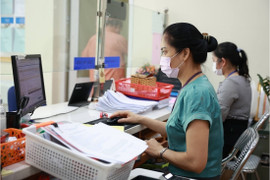 Giữ nguyên lương, phụ cấp của cán bộ công chức 6 tháng sau sáp nhập