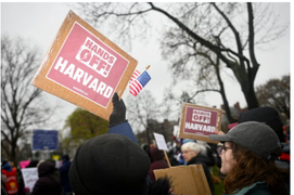 Ông Obama lên án Nhà Trắng đóng băng 2,3 tỷ USD của Đại học Harvard