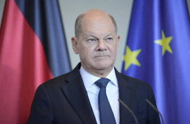 Ôm Thủ tướng Scholz, người đàn ông ở Đức bị phạt hơn 5.000 USD