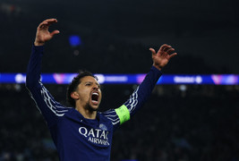 Kết quả Champions League: Barcelona, PSG suýt bị 'lật kèo'