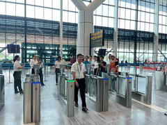 Vietnam Airlines tiên phong ứng dụng giải pháp định danh làm thủ tục bay