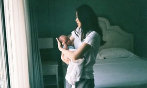 Sao Việt 18/4: Tăng Thanh Hà lần đầu hé lộ ảnh sinh con đầu lòng 10 năm trước