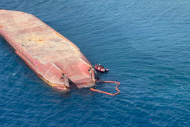 Lật tàu ngoài khơi Philippines, ít nhất 4 người thiệt mạng