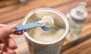 Hà Nội cấp phép công bố cho bao nhiêu loại sữa của 2 công ty đang bị điều tra?
