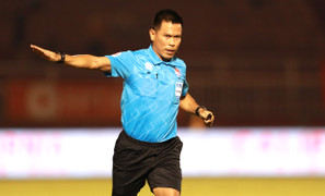 Hé lộ 3 trọng tài ngoại vòng 19 V.League