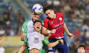 Nhận 2 thẻ đỏ, CLB Công an Hà Nội hòa TP.HCM